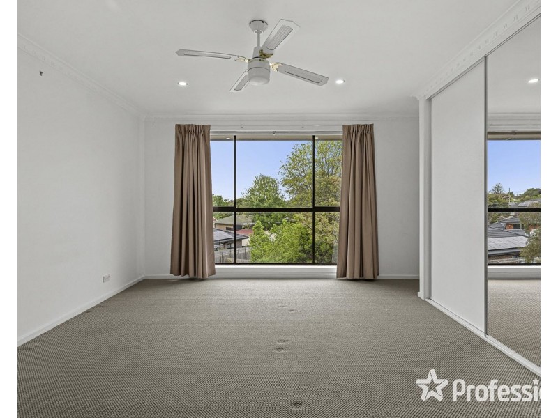 38 McDermott Avenue, Mooroolbark VIC 3138