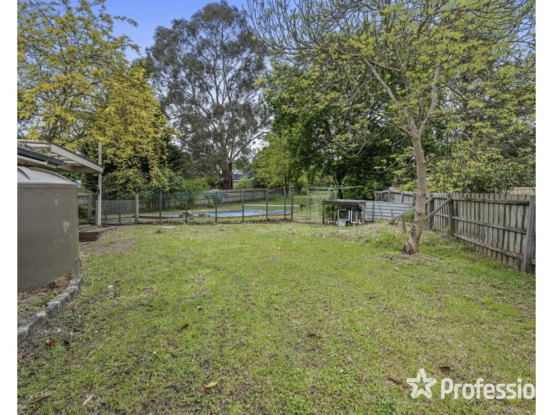 38 McDermott Avenue, Mooroolbark VIC 3138