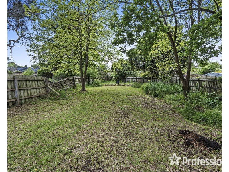 38 McDermott Avenue, Mooroolbark VIC 3138