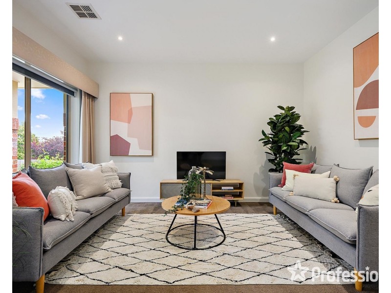 35 Highland Crescent, Mooroolbark VIC 3138