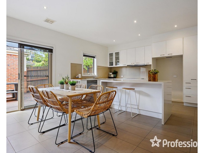 35 Highland Crescent, Mooroolbark VIC 3138