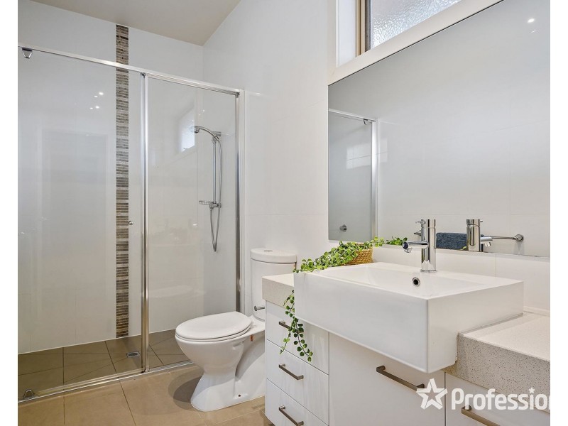 35 Highland Crescent, Mooroolbark VIC 3138