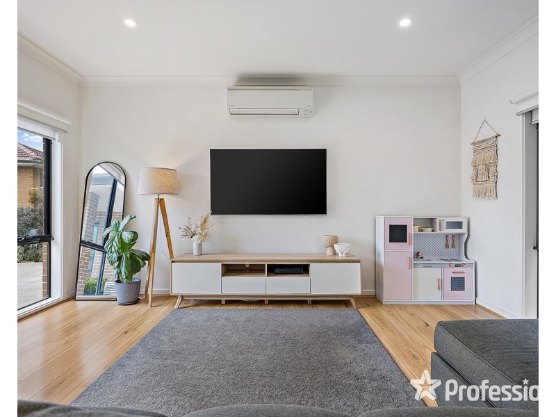 12a Wandana Street, Mooroolbark VIC 3138
