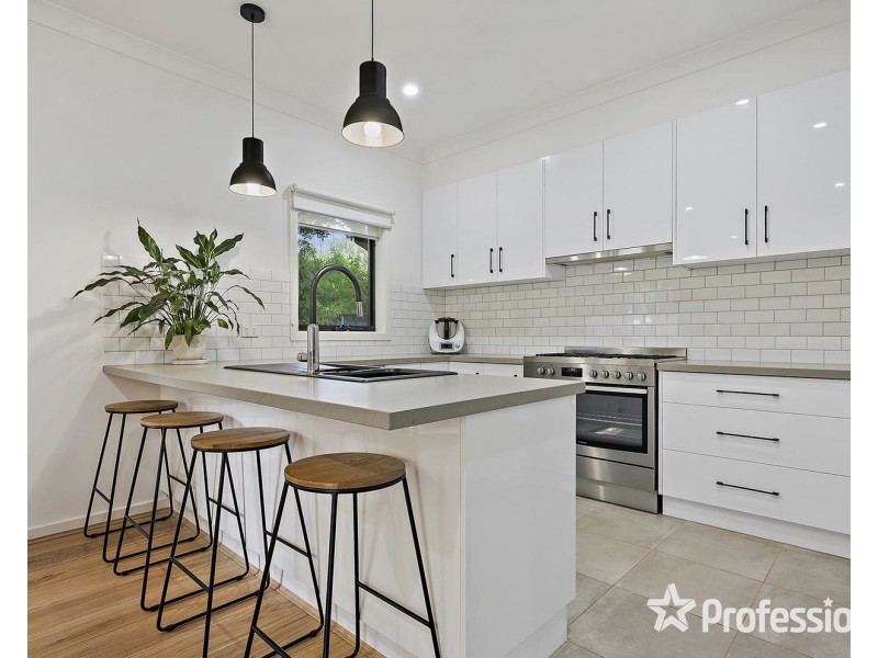 12a Wandana Street, Mooroolbark VIC 3138