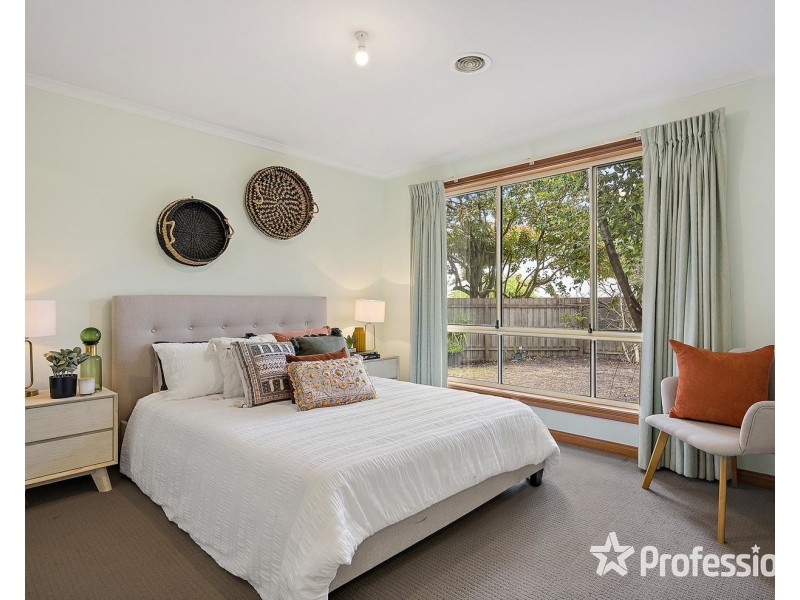 1b Bourke Street, Mount Evelyn VIC 3796
