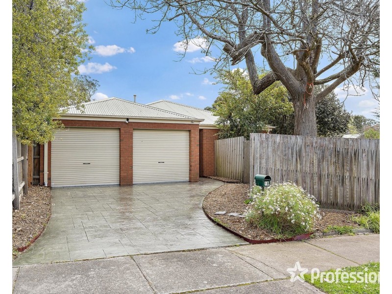 1b Bourke Street, Mount Evelyn VIC 3796