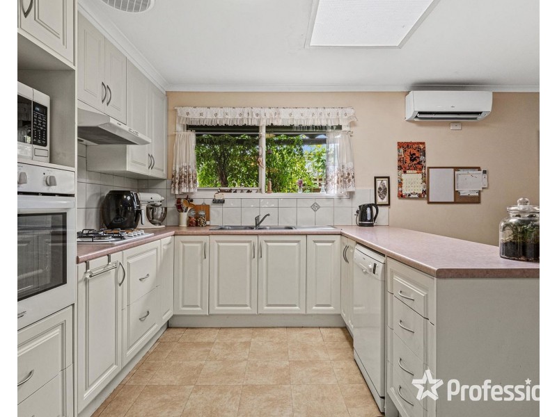 66 Meadowgate Drive, Chirnside Park VIC 3116