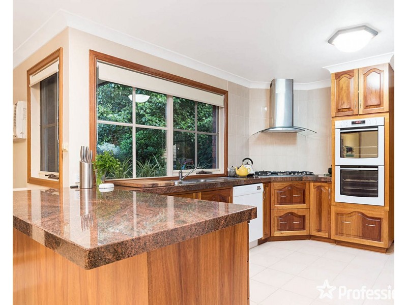 5 Gill Place, Mooroolbark VIC 3138