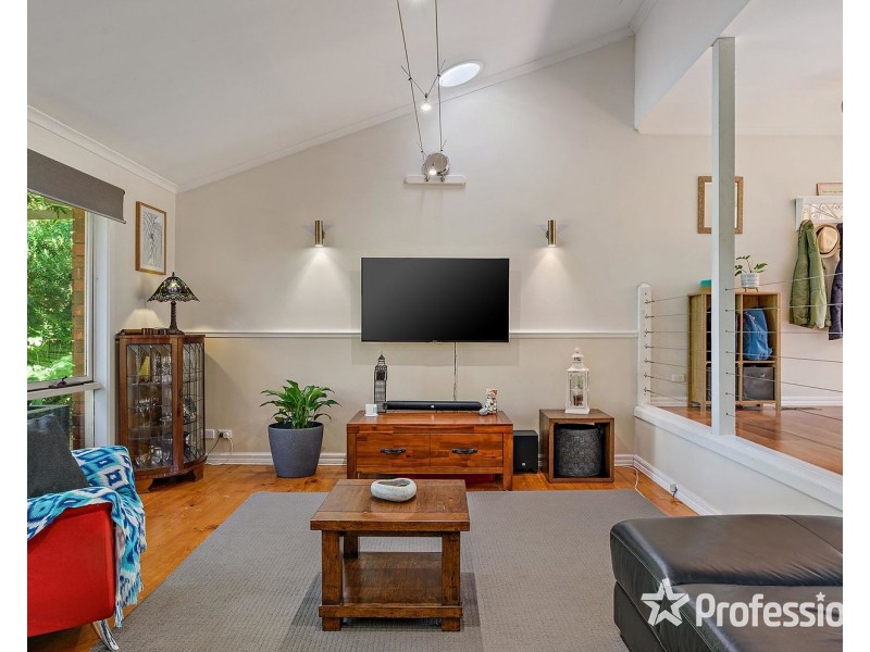 4 Oakbank Court, Mooroolbark VIC 3138