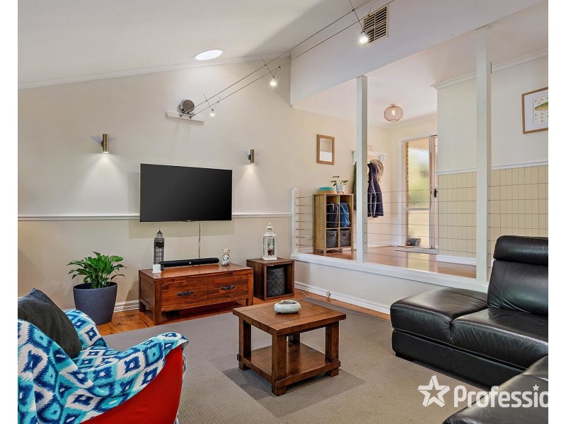 4 Oakbank Court, Mooroolbark VIC 3138