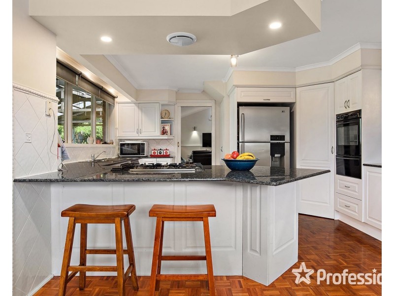 4 Oakbank Court, Mooroolbark VIC 3138