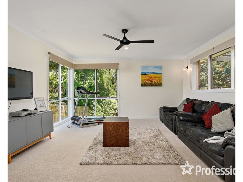 4 Oakbank Court, Mooroolbark VIC 3138