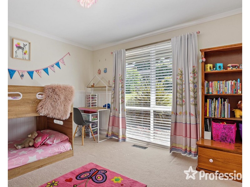 4 Oakbank Court, Mooroolbark VIC 3138