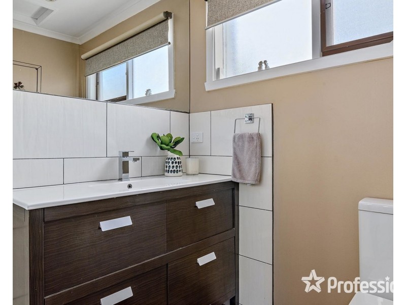 4 Oakbank Court, Mooroolbark VIC 3138