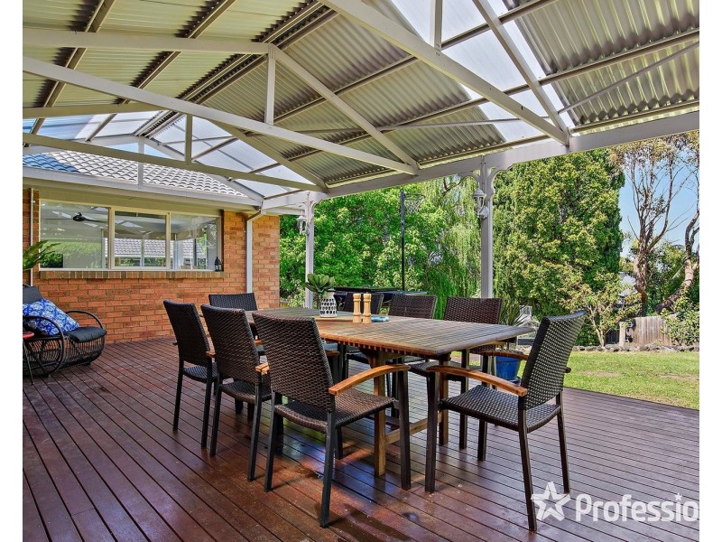 4 Oakbank Court, Mooroolbark VIC 3138