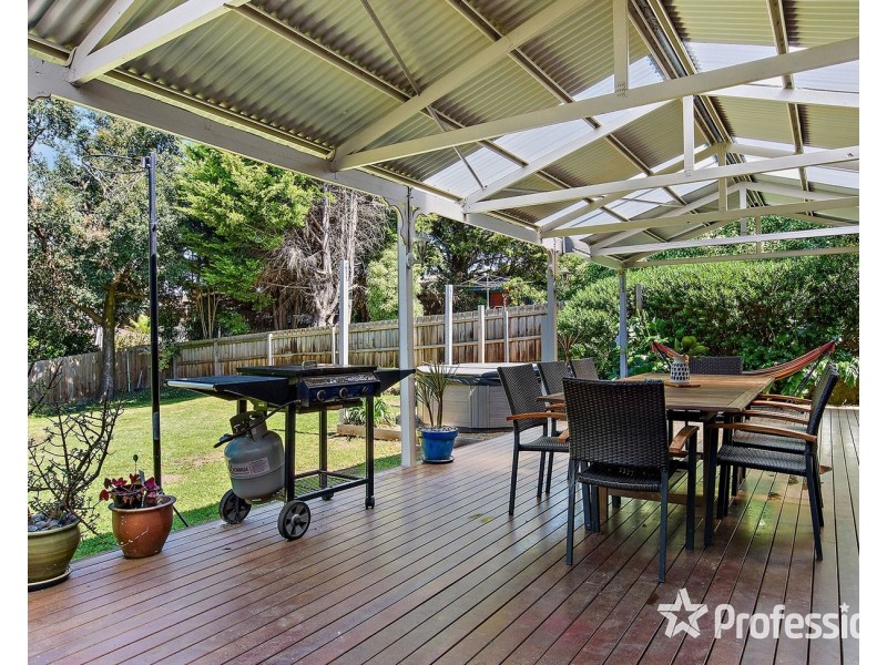 4 Oakbank Court, Mooroolbark VIC 3138