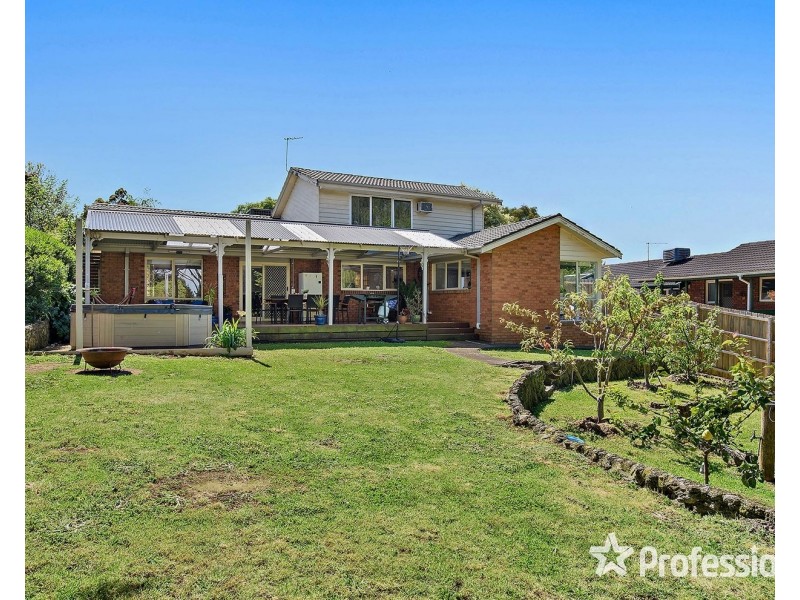 4 Oakbank Court, Mooroolbark VIC 3138