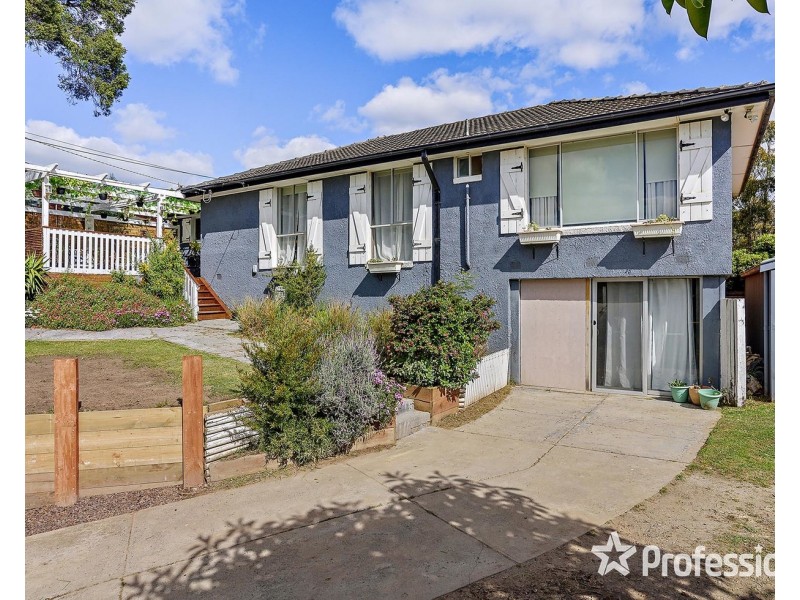 8 Kinarra Court, Mooroolbark VIC 3138