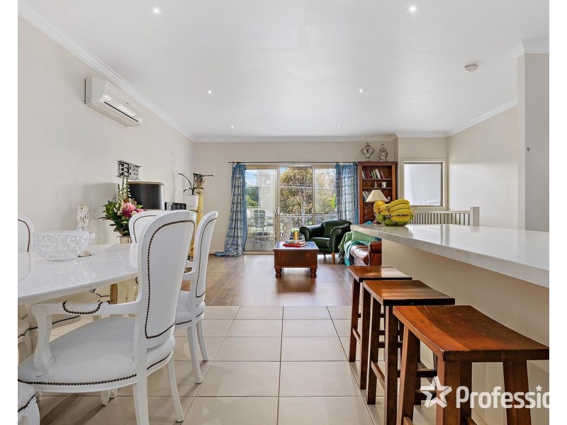 2 Adriana Close, Mooroolbark VIC 3138