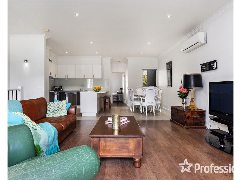 2 Adriana Close, Mooroolbark VIC 3138