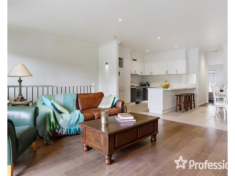 2 Adriana Close, Mooroolbark VIC 3138