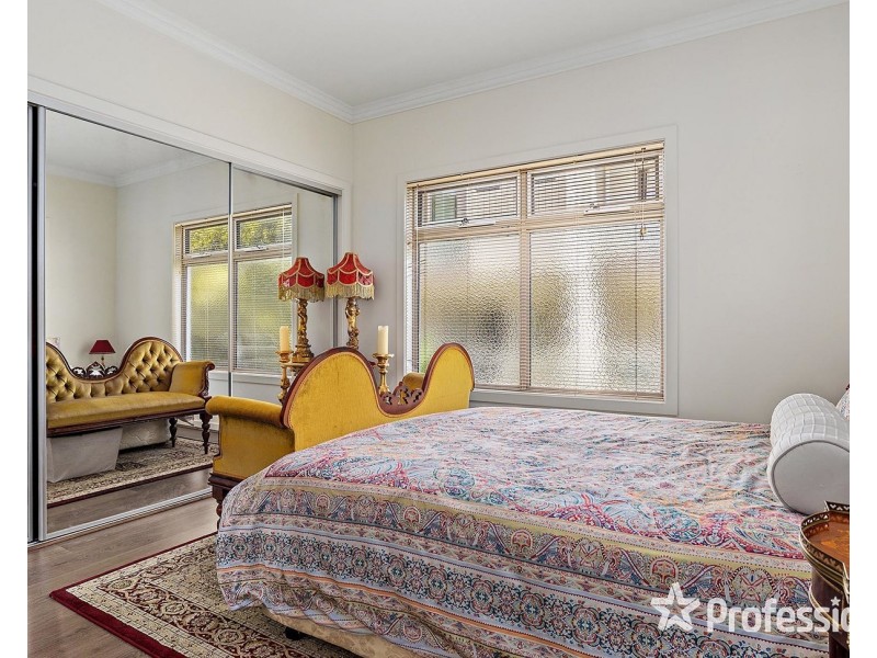 2 Adriana Close, Mooroolbark VIC 3138