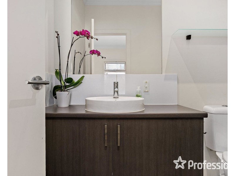 2 Adriana Close, Mooroolbark VIC 3138