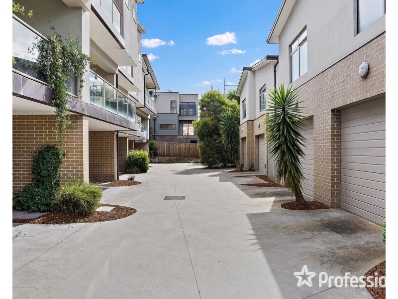 2 Adriana Close, Mooroolbark VIC 3138