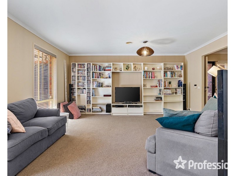 9 Charlwood Drive, Mooroolbark VIC 3138