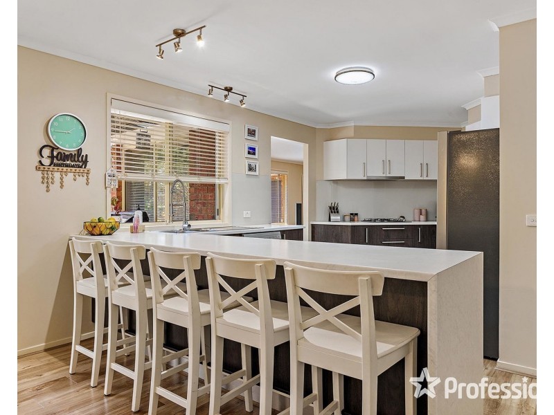 9 Charlwood Drive, Mooroolbark VIC 3138