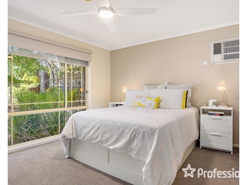 9 Charlwood Drive, Mooroolbark VIC 3138