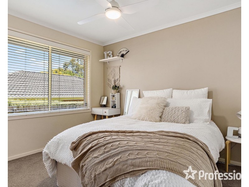 9 Charlwood Drive, Mooroolbark VIC 3138