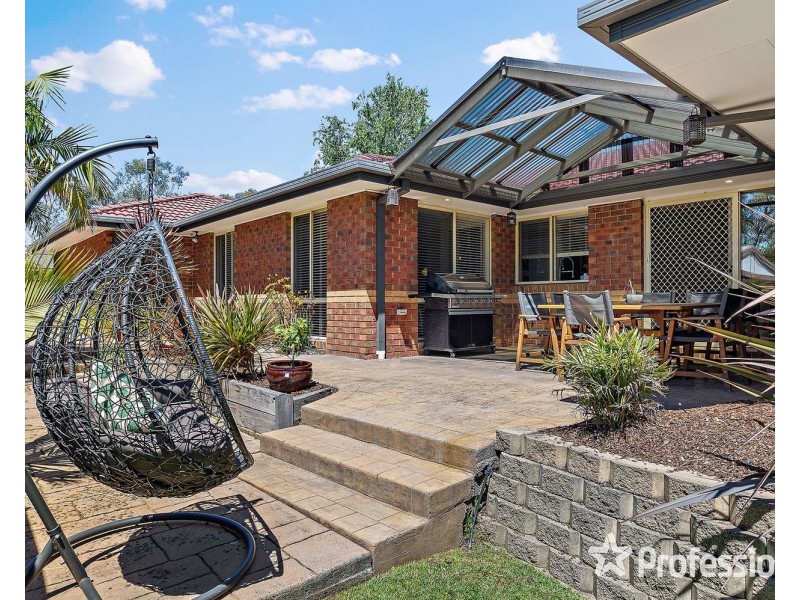9 Charlwood Drive, Mooroolbark VIC 3138