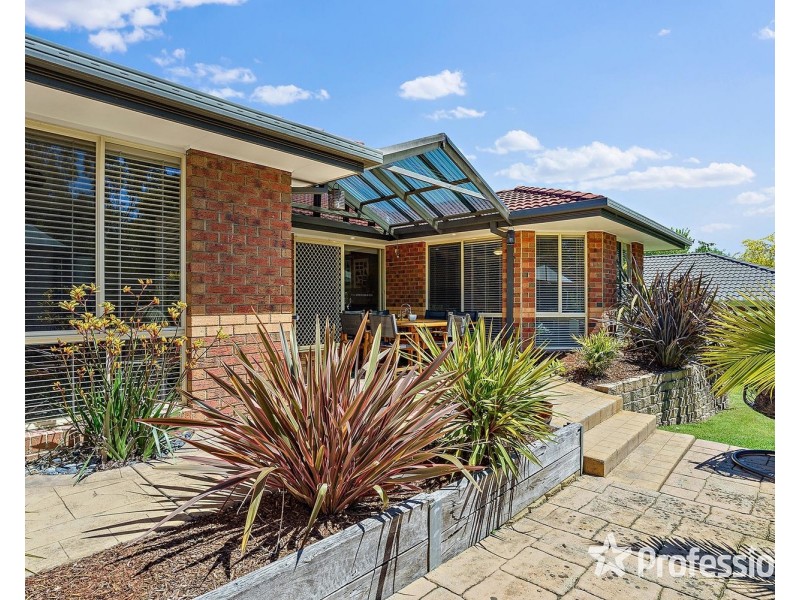 9 Charlwood Drive, Mooroolbark VIC 3138