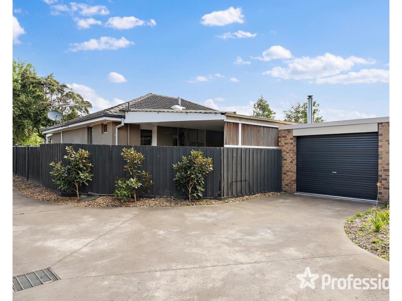 9 Grace Avenue, Mooroolbark VIC 3138