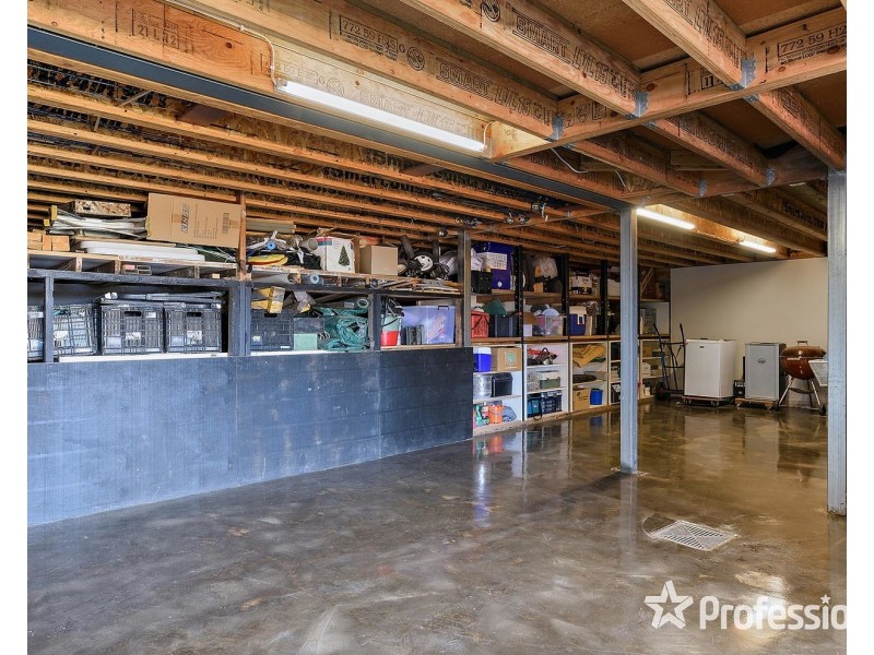 12 Barina Avenue, Mooroolbark VIC 3138