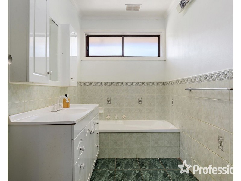 67 Carronvale Road, Mooroolbark VIC 3138