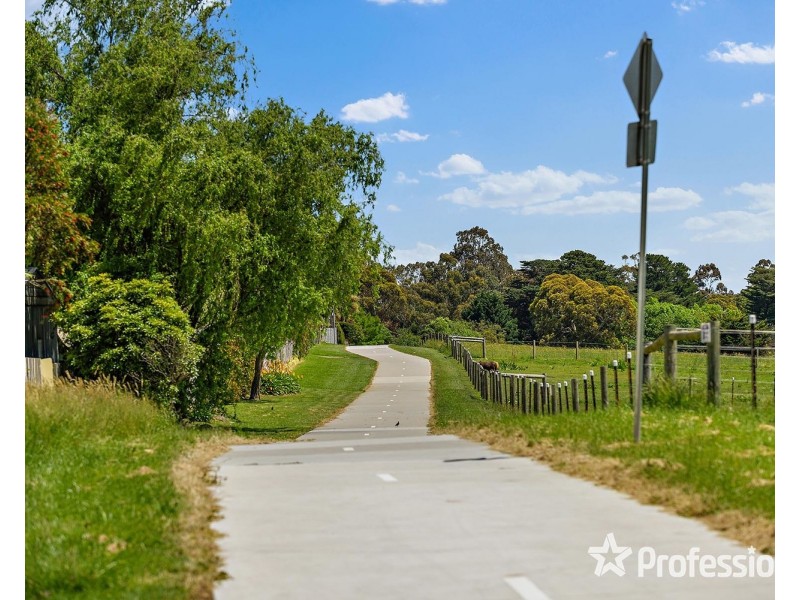 67 Carronvale Road, Mooroolbark VIC 3138