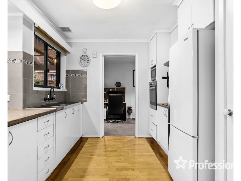 33 Lauriston Drive, Coldstream VIC 3770