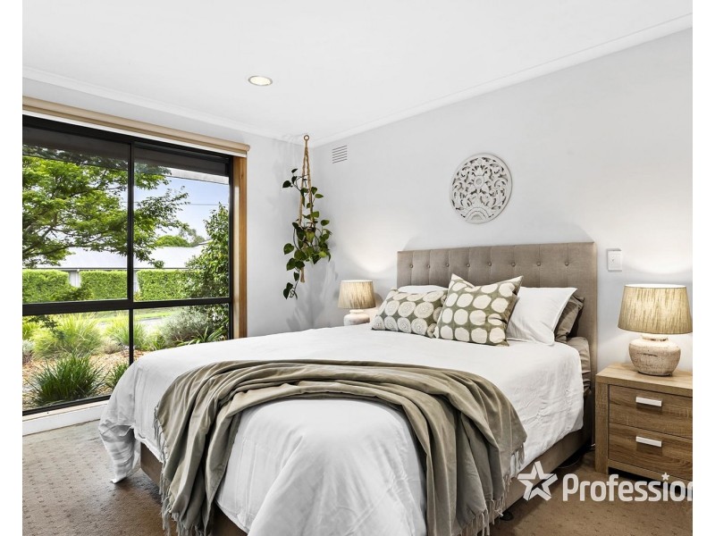 33 Lauriston Drive, Coldstream VIC 3770