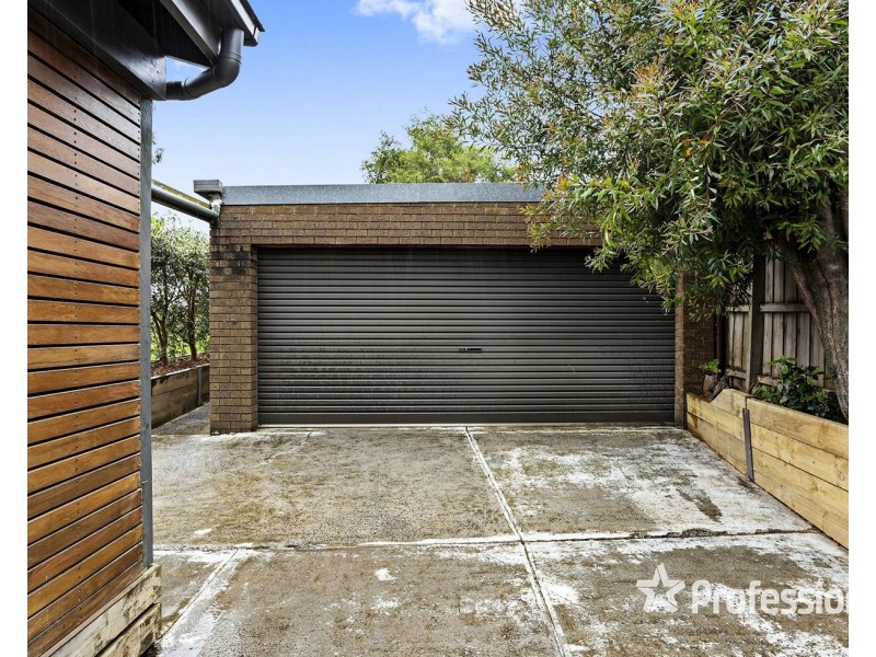 33 Lauriston Drive, Coldstream VIC 3770