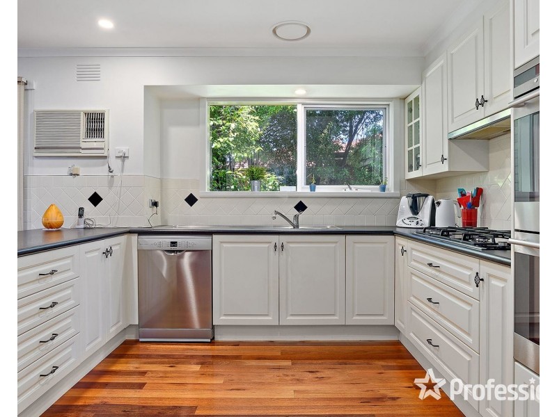 4 Nevados Street, Mooroolbark VIC 3138