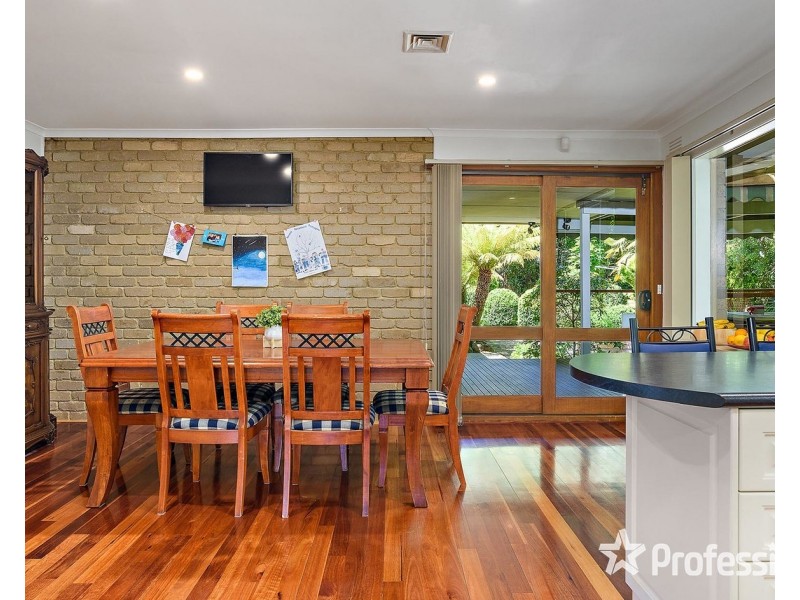 4 Nevados Street, Mooroolbark VIC 3138