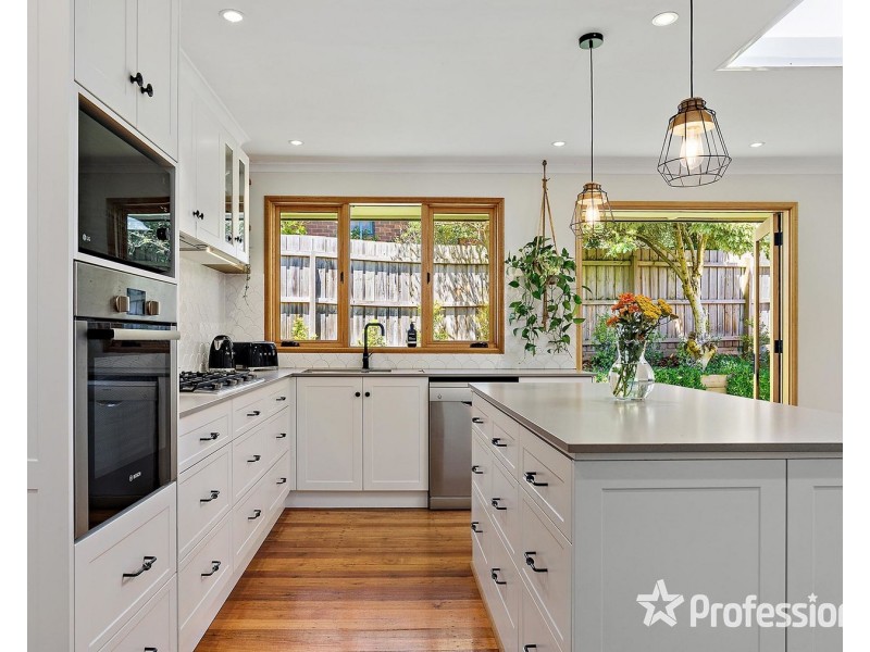 36 Batterbee Drive, Mooroolbark VIC 3138