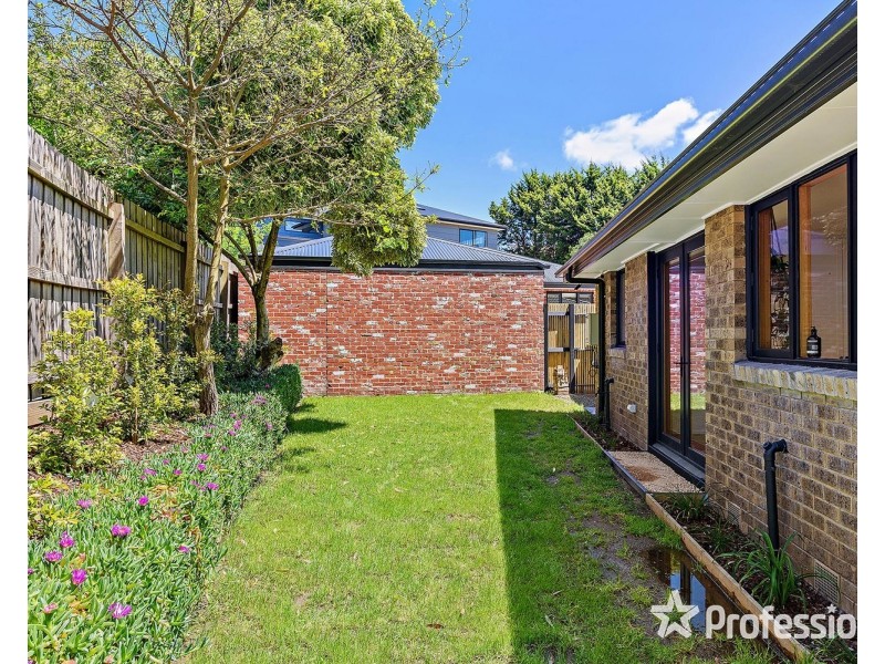 36 Batterbee Drive, Mooroolbark VIC 3138