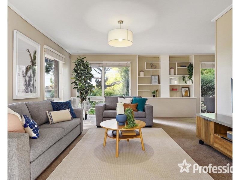 67 Diane Crescent, Croydon VIC 3136