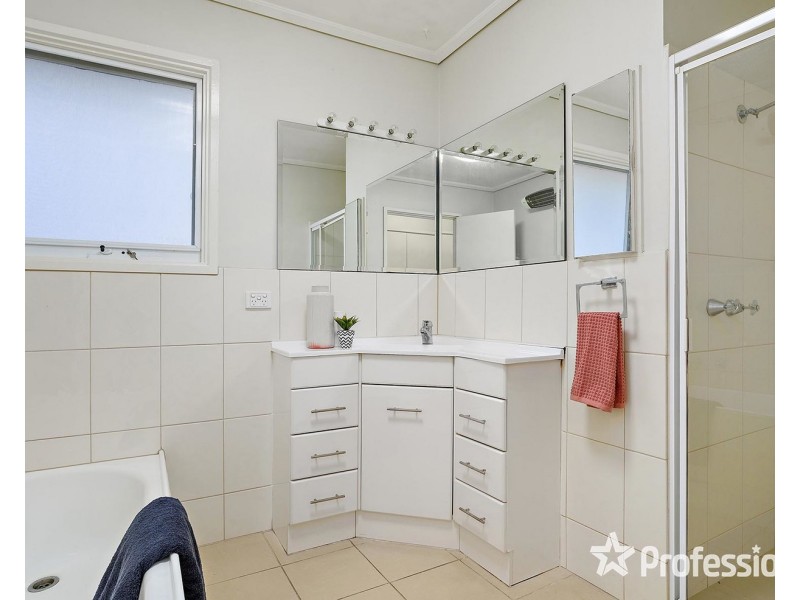 67 Diane Crescent, Croydon VIC 3136