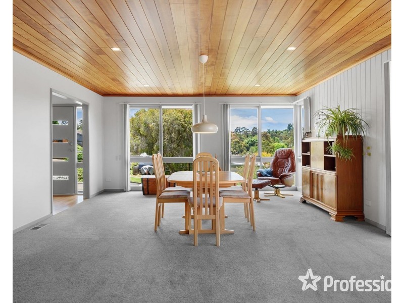 19 Dobell Place, Mooroolbark VIC 3138