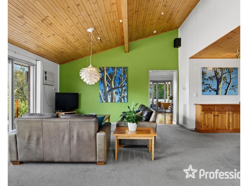 19 Dobell Place, Mooroolbark VIC 3138