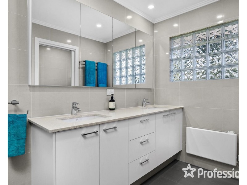 19 Dobell Place, Mooroolbark VIC 3138